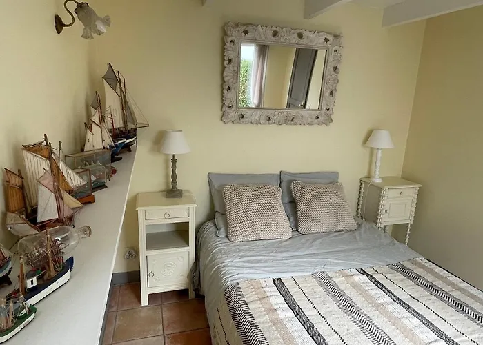 Maisonnette A Etables ; La Bleue